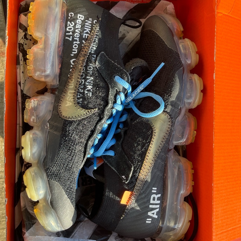 Off WHITE VAPORMAX SIZE 7 USED WITH LACES/ ZIPTIE